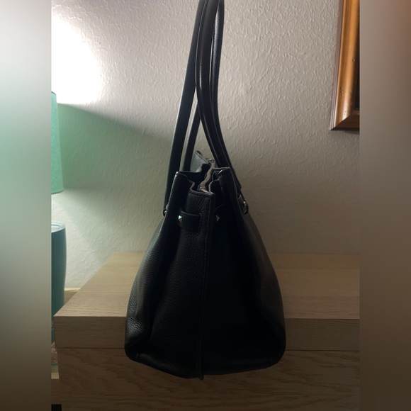 SOLD Michael Kors Addison Large Tote - Picture 7 of 13